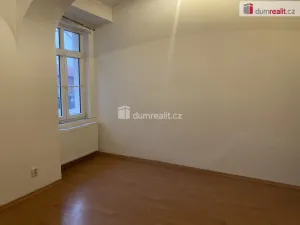 Pronájem bytu 1+kk, Praha - Kobylisy, Zenklova, 19 m2