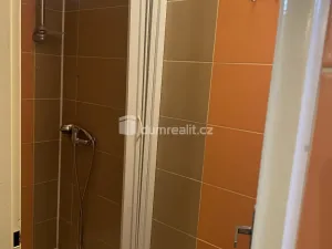 Pronájem bytu 1+kk, Praha - Kobylisy, Zenklova, 19 m2