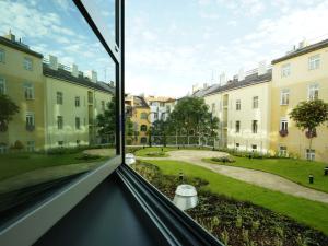 Pronájem kanceláře, Praha - Karlín, Šaldova, 321 m2