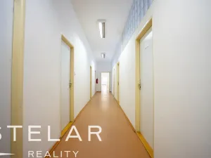 Pronájem kanceláře, Krnov - Pod Bezručovým vrchem, Revoluční, 328 m2