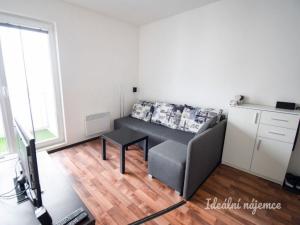 Pronájem bytu 2+kk, Brno - Dolní Heršpice, Vomáčkova, 39 m2