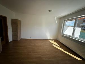 Prodej bytu 1+kk, Praha - Horní Měcholupy, Modenská, 54 m2