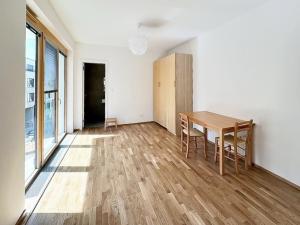 Pronájem bytu 3+kk, Praha - Smíchov, Grafická, 135 m2