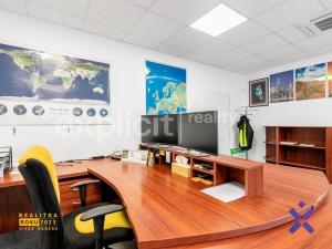 Prodej kanceláře, Zlín - Malenovice, I. Veselkové, 559 m2