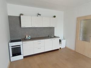 Pronájem bytu 2+kk, České Budějovice - České Budějovice 7, Papírenská, 38 m2