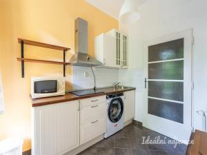 Pronájem bytu 1+1, Praha - Vršovice, Jakutská, 35 m2