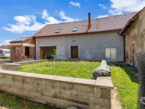 Prodej rodinného domu, Lešany - Břežany, 2701 m2
