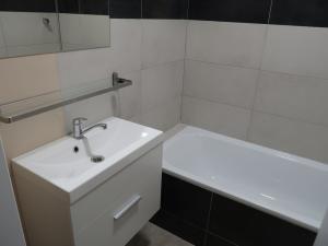 Pronájem bytu 2+1, Horní Benešov, Opavská, 56 m2