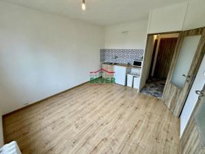 Prodej bytu 1+1, Hostomice, Školní náměstí, 36 m2