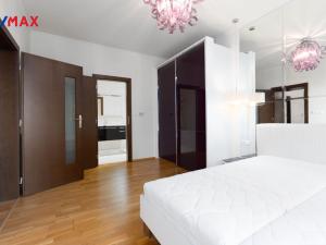 Prodej bytu 2+kk, Karlovy Vary, Libušina, 70 m2