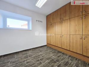 Pronájem kanceláře, Praha - Hloubětín, V chaloupkách, 172 m2