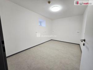 Pronájem kanceláře, Praha - Hloubětín, V chaloupkách, 172 m2