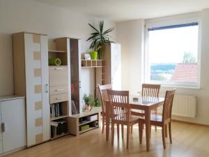 Pronájem bytu 1+kk, Praha - Prosek, Nad šestikopy, 37 m2