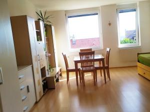 Pronájem bytu 1+kk, Praha - Prosek, Nad šestikopy, 37 m2