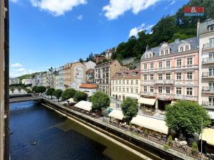 Pronájem obchodního prostoru, Karlovy Vary, Lázeňská, 25 m2