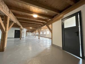 Pronájem skladu, Jindřichův Hradec, U Dolního Skrýchova, 2880 m2