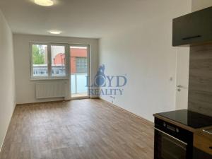 Pronájem bytu 2+kk, Karlovy Vary - Stará Role, Truhlářská, 49 m2