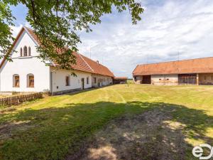 Prodej komerční nemovitosti, Choteč, Malá Strana, 215 m2