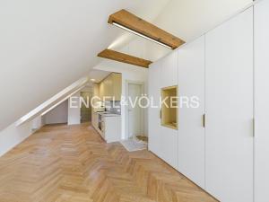 Pronájem bytu 1+kk, Praha - Malá Strana, Nosticova, 47 m2