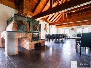 Prodej restaurace, Slavče, 460 m2