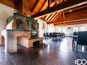 Prodej restaurace, Slavče, 460 m2
