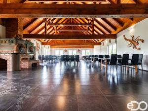 Prodej restaurace, Slavče, 460 m2