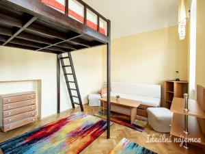 Pronájem bytu 1+1, Praha - Karlín, Pernerova, 37 m2