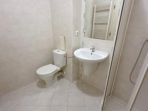 Pronájem bytu 1+kk, Praha - Nusle, Nuselská, 31 m2