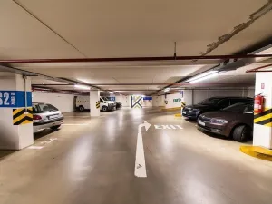 Pronájem kanceláře, Praha - Karlín, Ke Štvanici, 1330 m2