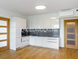 Pronájem bytu 2+kk, Praha - Karlín, Sokolova, 52 m2