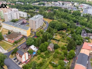 Prodej komerčního pozemku, Karlovy Vary, Uvalská, 1700 m2