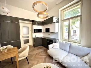 Pronájem bytu 2+kk, Praha - Vinohrady, Šafaříkova, 40 m2