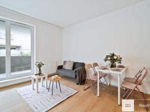 Prodej bytu 2+kk, Praha - Hrdlořezy, Mezilehlá, 65 m2