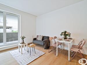 Prodej bytu 2+kk, Praha - Hrdlořezy, Mezilehlá, 85 m2