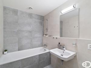 Prodej bytu 2+kk, Praha - Hrdlořezy, Mezilehlá, 85 m2
