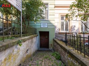 Prodej obchodního prostoru, Karlovy Vary, Svahová, 446 m2