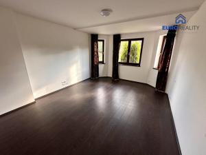 Prodej rodinného domu, Nová Role - Mezirolí, 310 m2