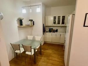 Pronájem bytu 3+kk, Praha - Holešovice, Ortenovo náměstí, 70 m2