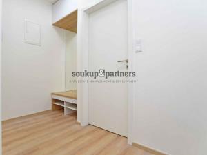 Pronájem bytu 1+kk, Praha - Podolí, Sinkulova, 27 m2