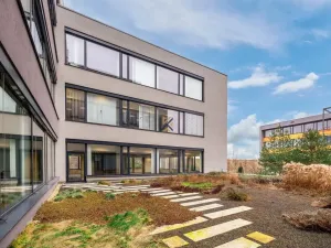 Pronájem kanceláře, Praha - Stodůlky, náměstí Junkových, 2427 m2