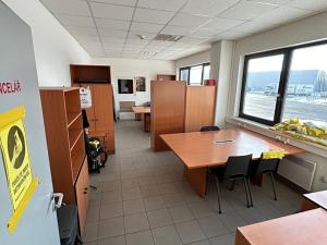 Pronájem skladu, Hostivice, 5900 m2