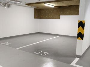 Pronájem garážového stání, Praha - Smíchov, Karla Engliše, 13 m2