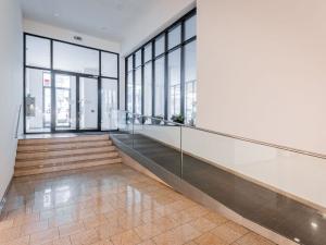 Pronájem garážového stání, Praha - Smíchov, Karla Engliše, 13 m2