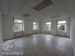 Prodej výrobních prostor, Načeradec, Zámecké náměstí, 1800 m2