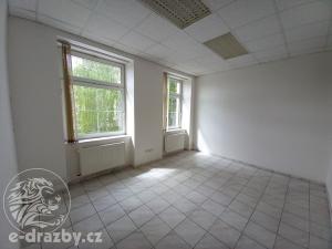 Prodej výrobních prostor, Načeradec, Zámecké náměstí, 1800 m2