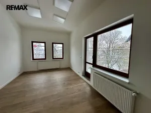 Pronájem kanceláře, Třebíč - Stařečka, Sucheniova, 162 m2