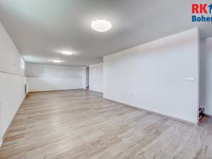 Prodej rodinného domu, Radim, 300 m2