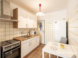 Pronájem bytu 2+kk, Praha - Michle, U plynárny, 38 m2
