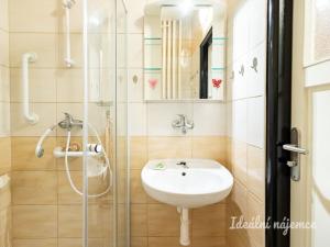 Pronájem bytu 2+kk, Praha - Michle, U plynárny, 38 m2