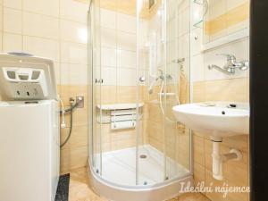 Pronájem bytu 2+kk, Praha - Michle, U plynárny, 38 m2